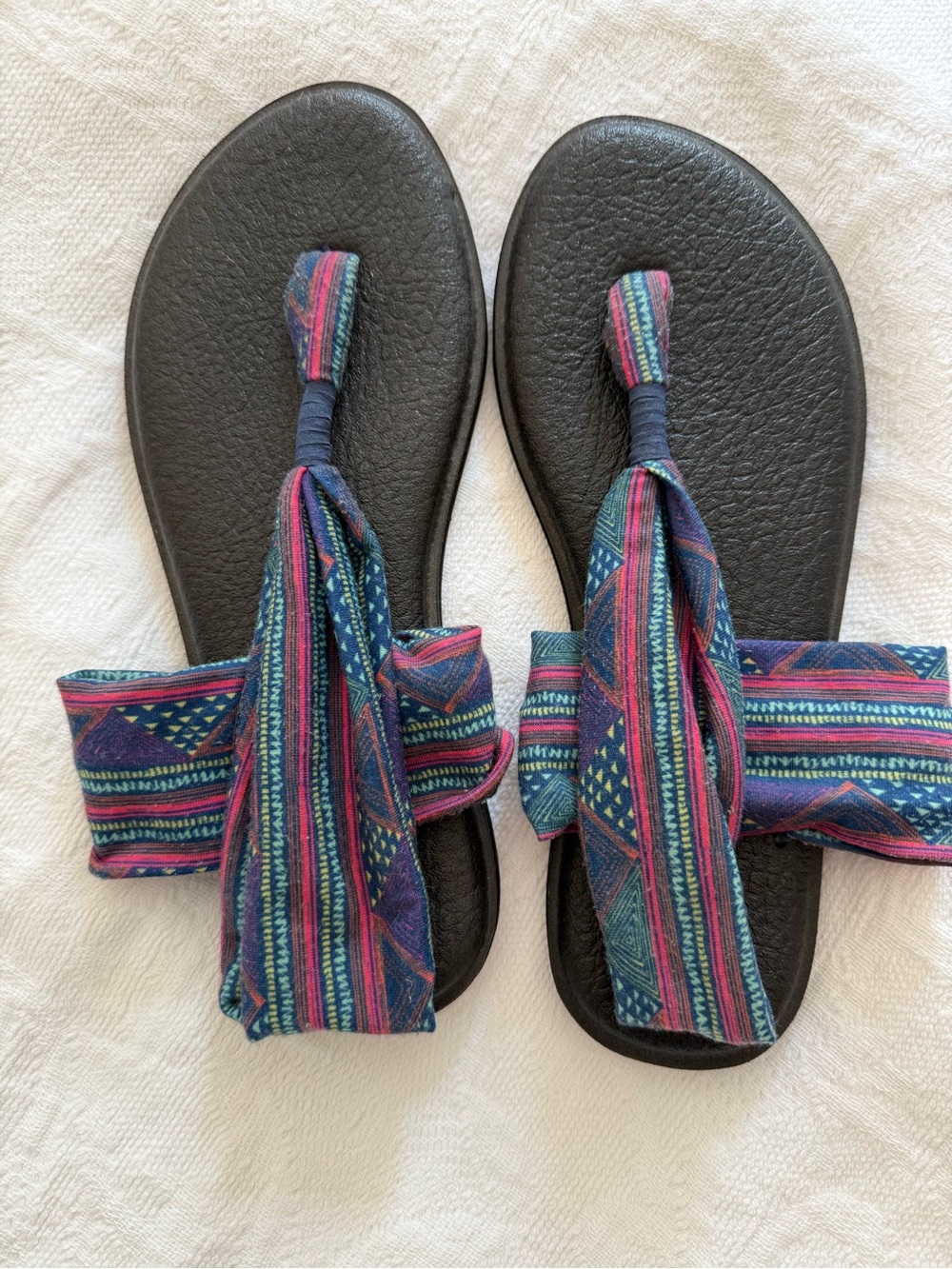 Sanuk Womens Patterned Wrap Sandals in Navy & Pink